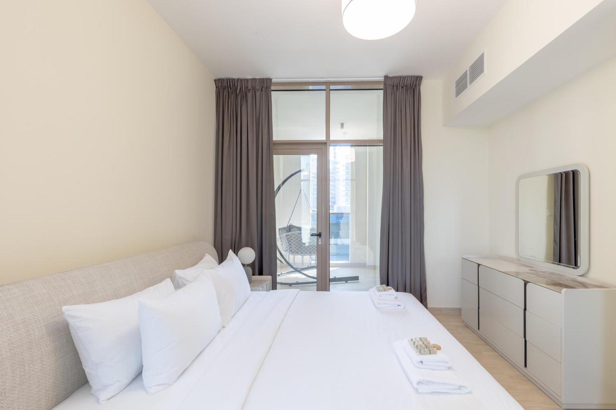 Apartment Premium Brand New, Right Infront Of Canal Dubai